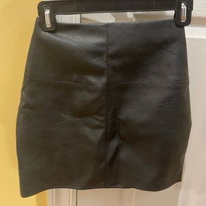 PETITE MISSGUIDED FAUX LEATHER SKIRT